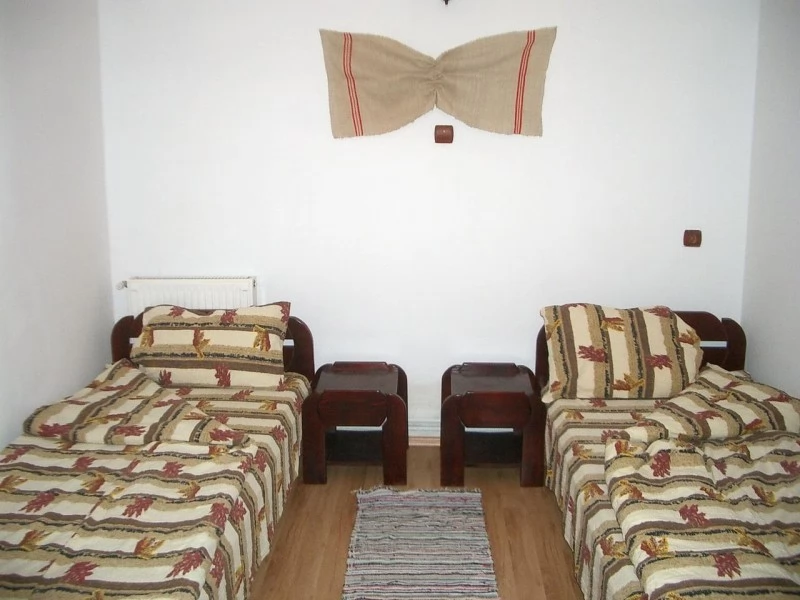 Târgu Secuiesc Cazare | Casă de oaspeți (K0642-11) Imaginea poate fi supusă drepturilor de autor. Se recomandă contactarea titularului drepturilor.