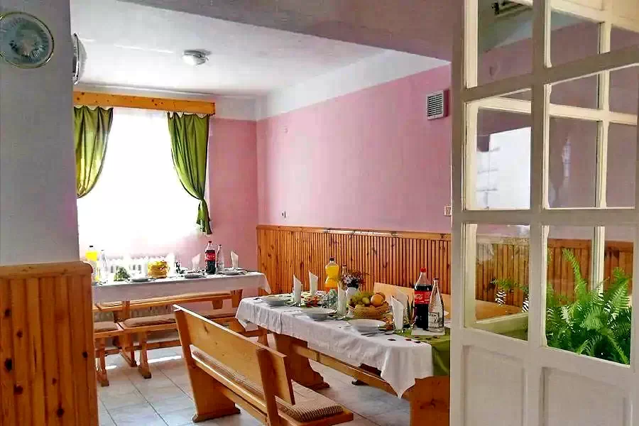 Kisbacon Szállás | Panzió (K1065-2) A kép szerzői jogvédelem alatt állhat. Javasolt a kapcsolatfelvétel a jog tulajdonossal.