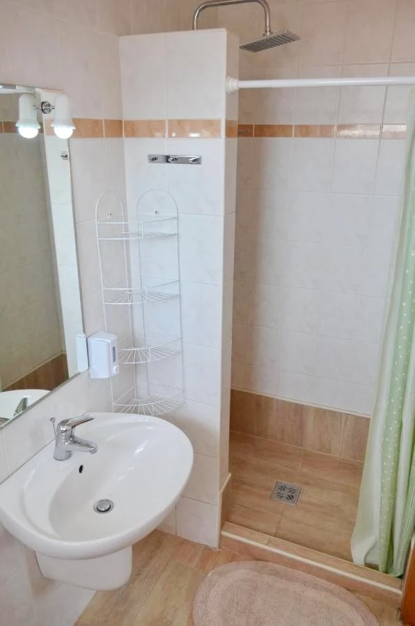 Cazare | Cabană (K0338-9) Imaginea poate fi supusă drepturilor de autor. Se recomandă contactarea titularului drepturilor. Cazare | Cabană (K0338-9) Imaginea poate fi supusă drepturilor de autor. Se recomandă contactarea titularului drepturilor.