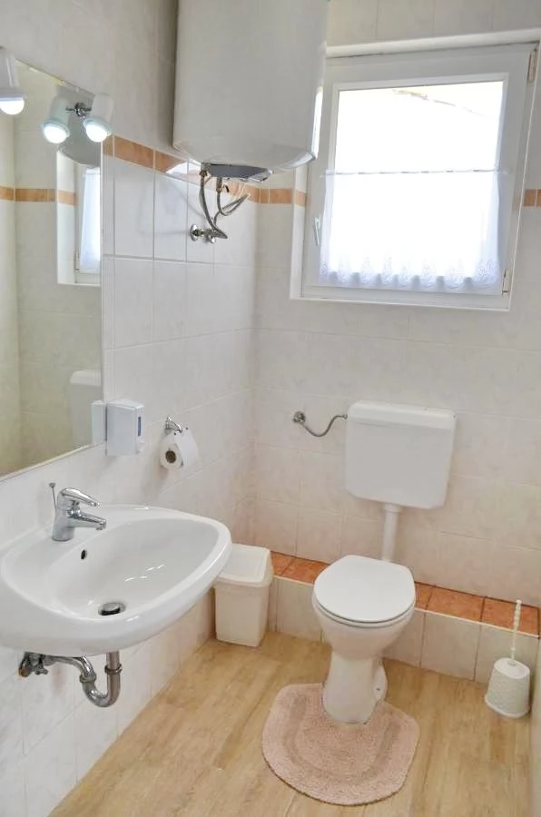 Cazare | Cabană (K0338-11) Imaginea poate fi supusă drepturilor de autor. Se recomandă contactarea titularului drepturilor. Cazare | Cabană (K0338-11) Imaginea poate fi supusă drepturilor de autor. Se recomandă contactarea titularului drepturilor.