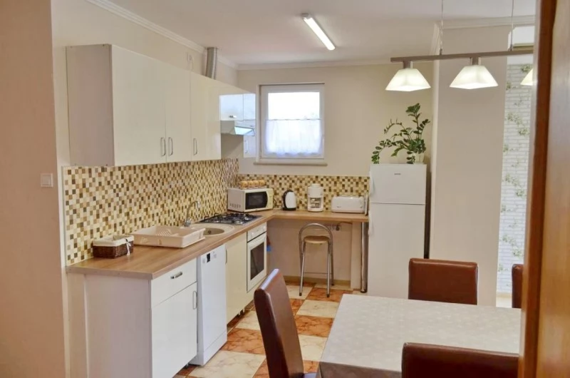 Cazare | Cabană (K0338-24) Imaginea poate fi supusă drepturilor de autor. Se recomandă contactarea titularului drepturilor. Cazare | Cabană (K0338-24) Imaginea poate fi supusă drepturilor de autor. Se recomandă contactarea titularului drepturilor.