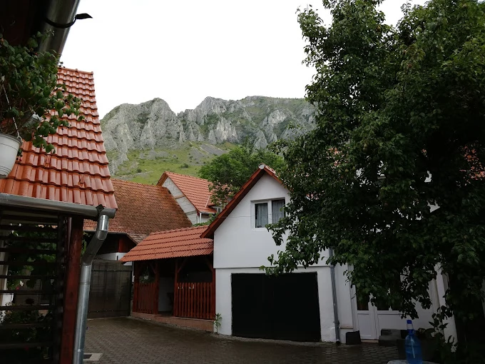 Cazare Rimetea - Casa Piroska** | Torockó - Piroska Ház**. Imaginea poate fi supusă drepturilor de autor. Se recomandă contactarea titularului drepturilor.