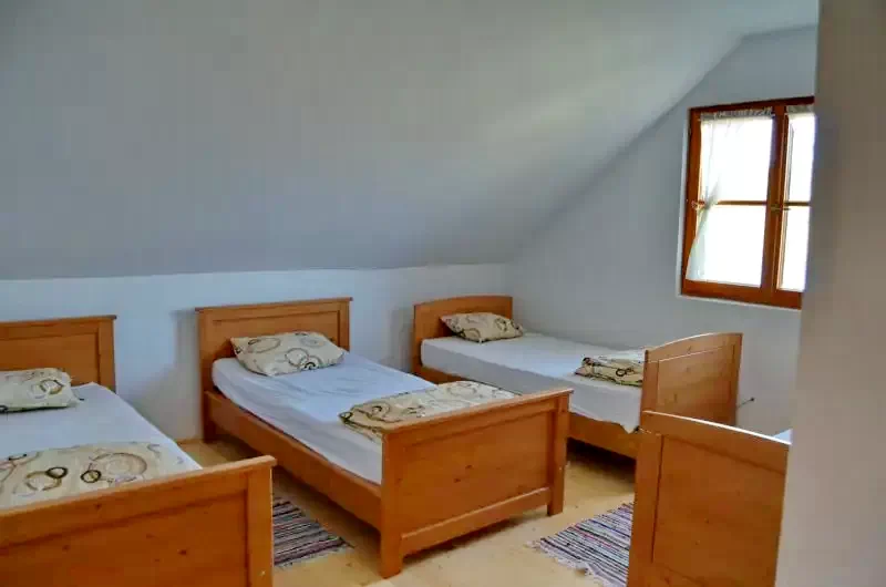 Bezidu Nou Cazare | Cabană (K0648-11) Imaginea poate fi supusă drepturilor de autor. Se recomandă contactarea titularului drepturilor. Bezidu Nou Cazare | Cabană (K0648-11) Imaginea poate fi supusă drepturilor de autor. Se recomandă contactarea titularului drepturilor.