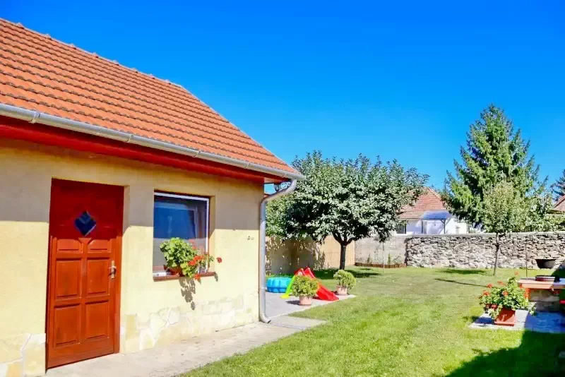  Cazare | Casă de oaspeți (K0810-14) Imaginea poate fi supusă drepturilor de autor. Se recomandă contactarea titularului drepturilor.