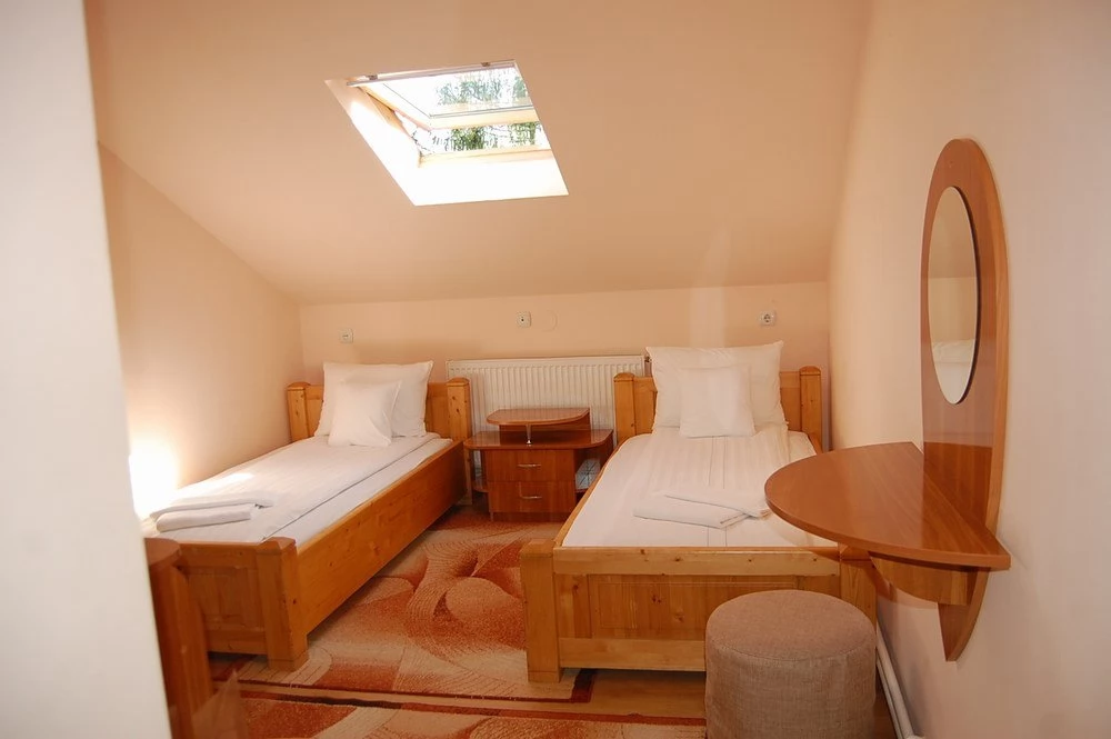 Cazare Ocna Șugatag - Popasul din Deal*** | Aknasugatag - Domboldali Pihenő***. Imaginea poate fi supusă drepturilor de autor. Se recomandă contactarea titularului drepturilor.