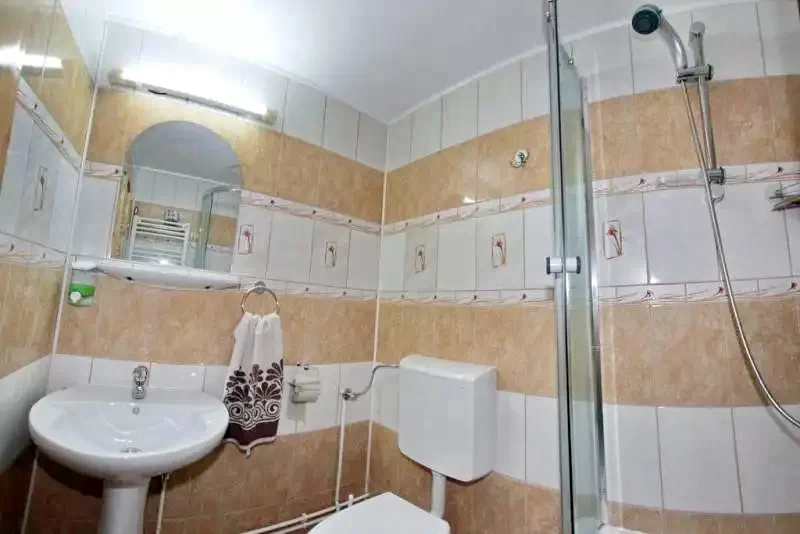 Smida Cazare | Pensiune (K1245-36) Imaginea poate fi supusă drepturilor de autor. Se recomandă contactarea titularului drepturilor. Smida Cazare | Pensiune (K1245-36) Imaginea poate fi supusă drepturilor de autor. Se recomandă contactarea titularului drepturilor.