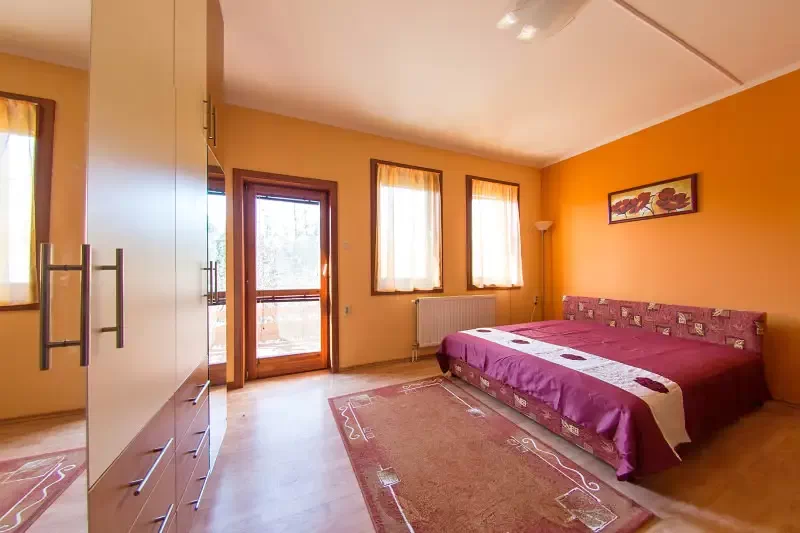 Cazare Gyula / Aqua Apartman. Imaginea poate fi supusă drepturilor de autor. Se recomandă contactarea titularului drepturilor.