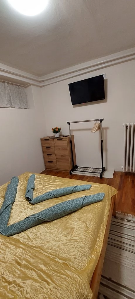 Gyula Szállás | Apartmanház (K0203-14) A kép szerzői jogvédelem alatt állhat. Javasolt a kapcsolatfelvétel a jog tulajdonossal. Gyula Szállás | Apartmanház (K0203-14) A kép szerzői jogvédelem alatt állhat. Javasolt a kapcsolatfelvétel a jog tulajdonossal.