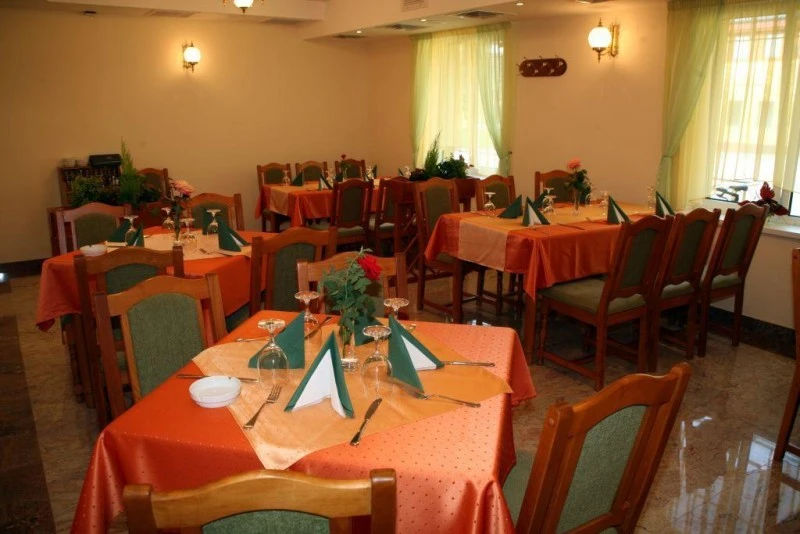 Marosvásárhely Szállás | Motel (K0661-3) A kép szerzői jogvédelem alatt állhat. Javasolt a kapcsolatfelvétel a jog tulajdonossal.