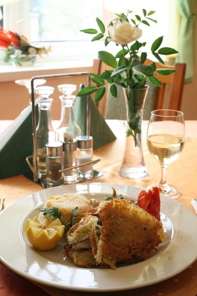 Marosvásárhely Szállás | Motel (K0661-9) A kép szerzői jogvédelem alatt állhat. Javasolt a kapcsolatfelvétel a jog tulajdonossal.