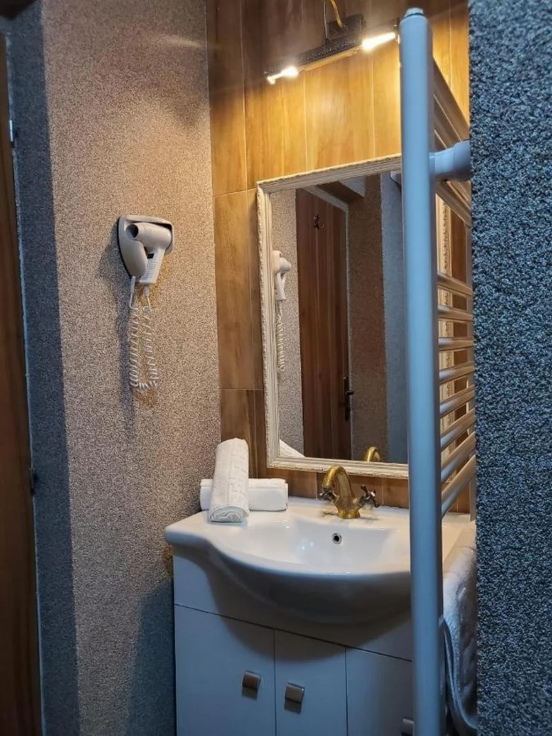 Deva Cazare | Han (K1474-30) Imaginea poate fi supusă drepturilor de autor. Se recomandă contactarea titularului drepturilor. Deva Cazare | Han (K1474-30) Imaginea poate fi supusă drepturilor de autor. Se recomandă contactarea titularului drepturilor.