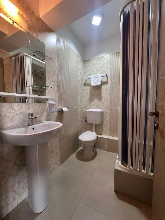 Cazare Cluj Napoca - Hotel Gala *** | Kolozsvár - Gála Hotel. Imaginea poate fi supusă drepturilor de autor. Se recomandă contactarea titularului drepturilor.