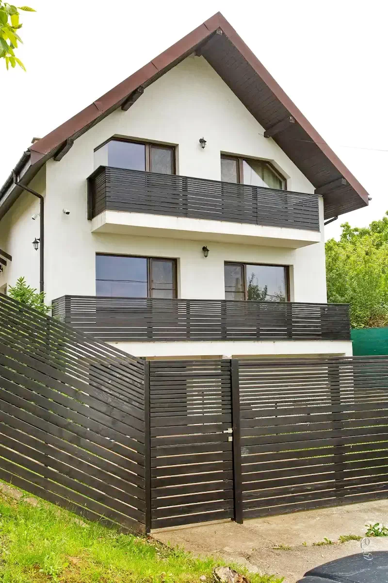 Oradea Cazare | Cabană (K1403-1) Imaginea poate fi supusă drepturilor de autor. Se recomandă contactarea titularului drepturilor.