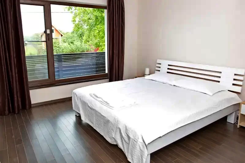 Oradea Cazare | Cabană (K1403-12) Imaginea poate fi supusă drepturilor de autor. Se recomandă contactarea titularului drepturilor.