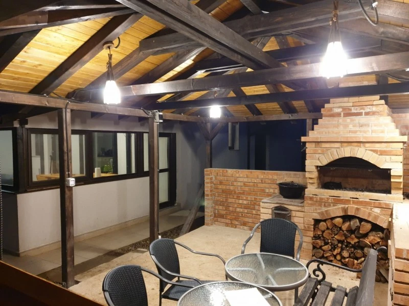 Oradea Cazare | Cabană (K1403-39) Imaginea poate fi supusă drepturilor de autor. Se recomandă contactarea titularului drepturilor.