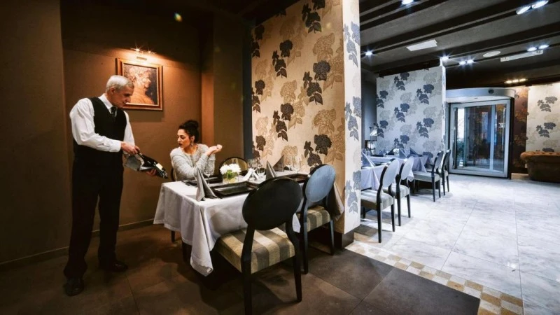 Cluj-Napoca Cazare | Hotel**** (K1526-4) Imaginea poate fi supusă drepturilor de autor. Se recomandă contactarea titularului drepturilor.