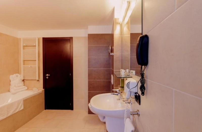 Cluj-Napoca Cazare | Hotel**** (K1526-11) Imaginea poate fi supusă drepturilor de autor. Se recomandă contactarea titularului drepturilor.