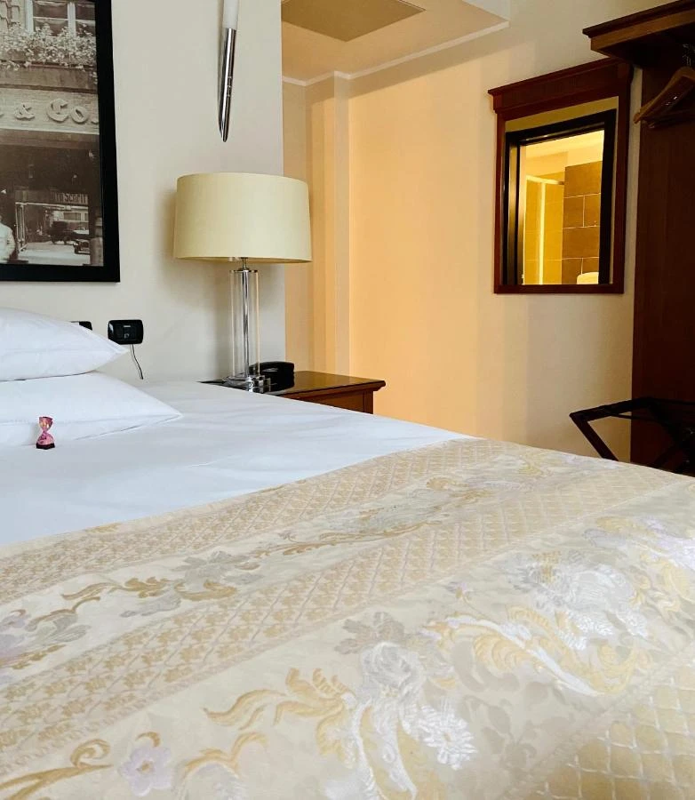 Cluj-Napoca Cazare | Hotel**** (K1526-16) Imaginea poate fi supusă drepturilor de autor. Se recomandă contactarea titularului drepturilor.