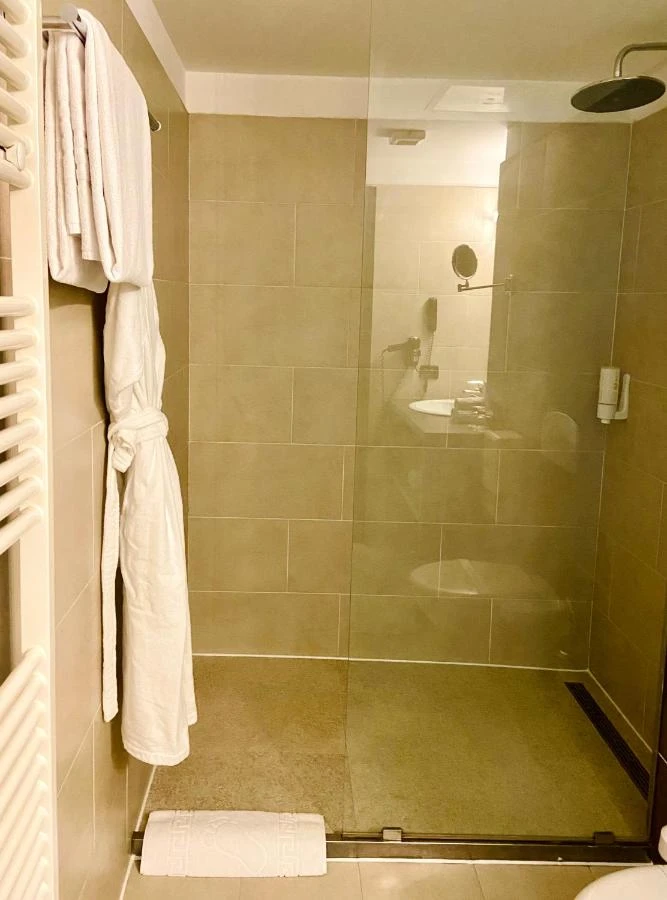 Cluj-Napoca Cazare | Hotel**** (K1526-27) Imaginea poate fi supusă drepturilor de autor. Se recomandă contactarea titularului drepturilor.