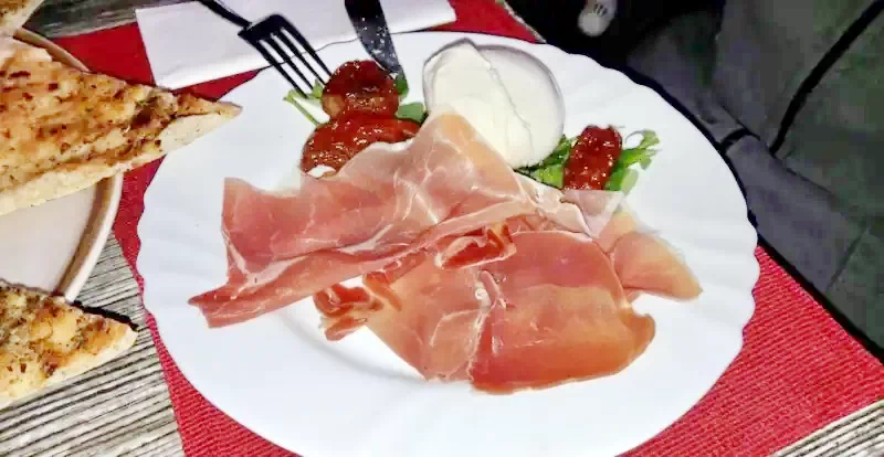 Csíkszereda Szállás | Motel (K1404-2) A kép szerzői jogvédelem alatt állhat. Javasolt a kapcsolatfelvétel a jog tulajdonossal. Csíkszereda Szállás | Motel (K1404-2) A kép szerzői jogvédelem alatt állhat. Javasolt a kapcsolatfelvétel a jog tulajdonossal.