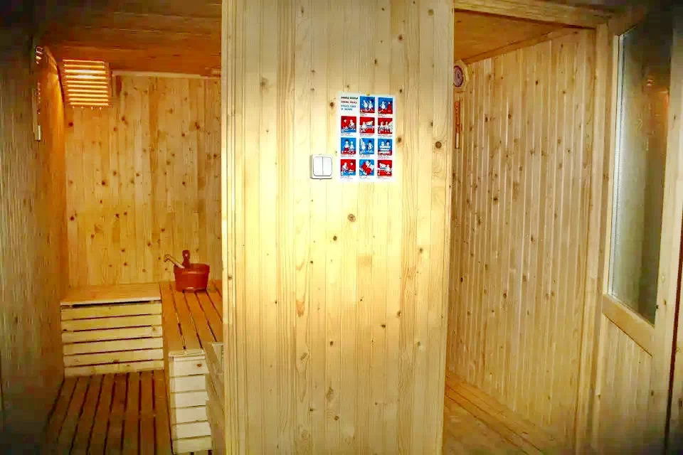 Cazare Sovata -  Hotel Tivoli **+ | Szováta - Tivoli Hotel **+. Imaginea poate fi supusă drepturilor de autor. Se recomandă contactarea titularului drepturilor.