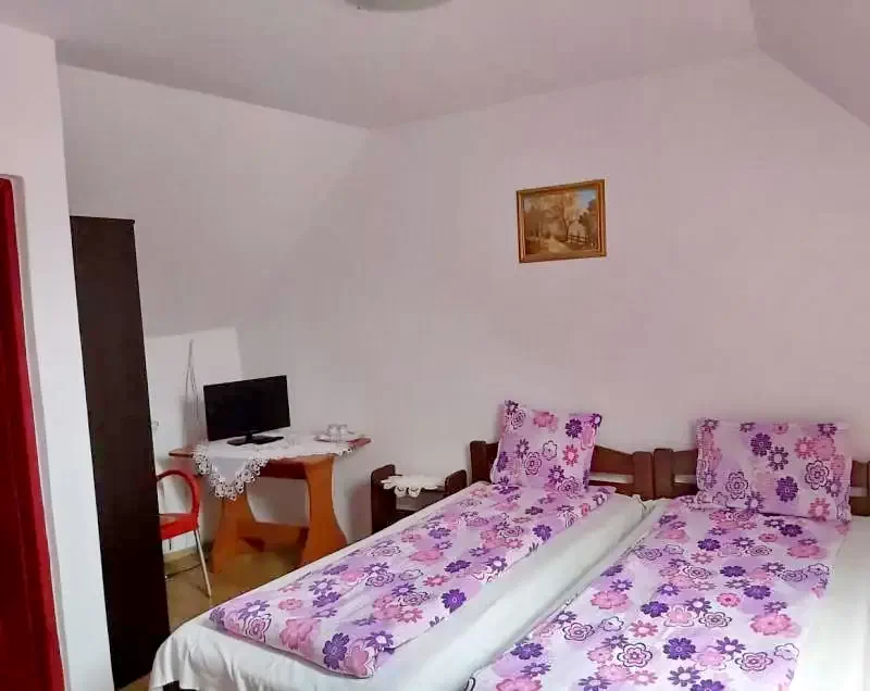 Torockó Szállás | Vendégház (K1092-12) A kép szerzői jogvédelem alatt állhat. Javasolt a kapcsolatfelvétel a jog tulajdonossal. Torockó Szállás | Vendégház (K1092-12) A kép szerzői jogvédelem alatt állhat. Javasolt a kapcsolatfelvétel a jog tulajdonossal.