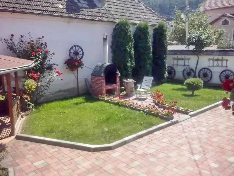 Brașov Cazare | Pensiune (K0263-15) Imaginea poate fi supusă drepturilor de autor. Se recomandă contactarea titularului drepturilor.