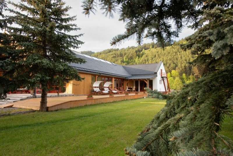 Szállás Lunca de Jos - Resort Poiana Brazilor*** | Gyimesközéplok - Fatányéros Panzió***. A kép szerzői jogvédelem alatt állhat. Javasolt a kapcsolatfelvétel a jog tulajdonossal.