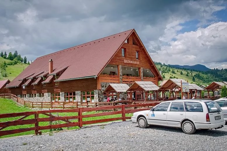 Szállás Lunca de Jos - Resort Poiana Brazilor*** | Gyimesközéplok - Fatányéros Panzió***. A kép szerzői jogvédelem alatt állhat. Javasolt a kapcsolatfelvétel a jog tulajdonossal.