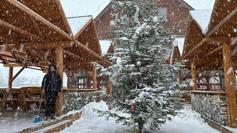 Szállás Lunca de Jos - Resort Poiana Brazilor*** | Gyimesközéplok - Fatányéros Panzió***. A kép szerzői jogvédelem alatt állhat. Javasolt a kapcsolatfelvétel a jog tulajdonossal.