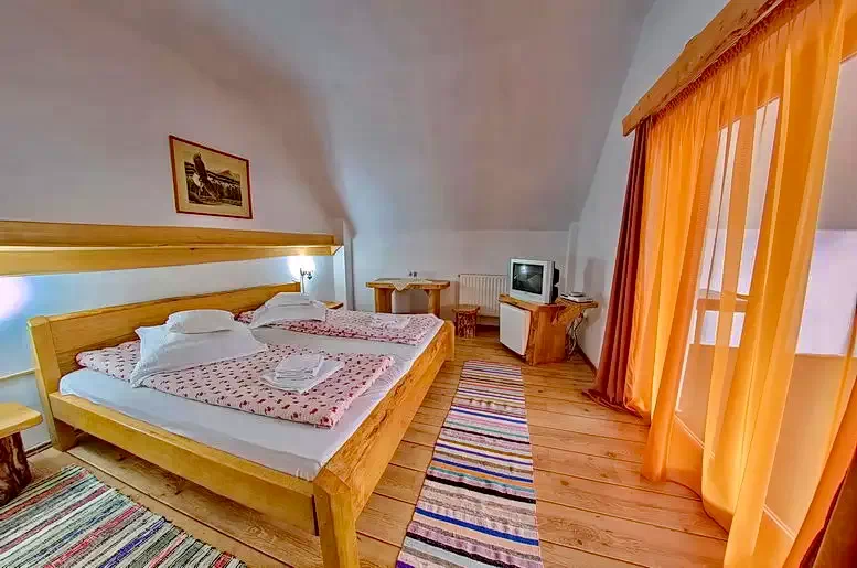 Szállás Lunca de Jos - Resort Poiana Brazilor*** | Gyimesközéplok - Fatányéros Panzió***. A kép szerzői jogvédelem alatt állhat. Javasolt a kapcsolatfelvétel a jog tulajdonossal.