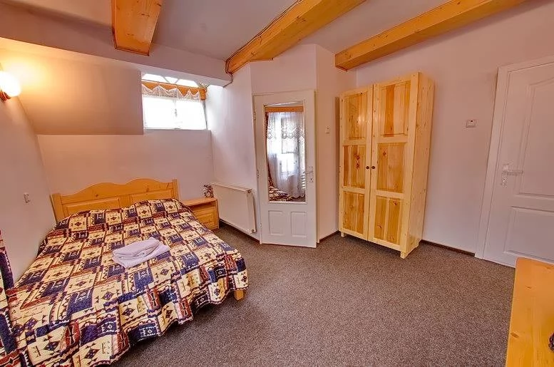 Szállás Lunca de Jos - Resort Poiana Brazilor*** | Gyimesközéplok - Fatányéros Panzió***. A kép szerzői jogvédelem alatt állhat. Javasolt a kapcsolatfelvétel a jog tulajdonossal.