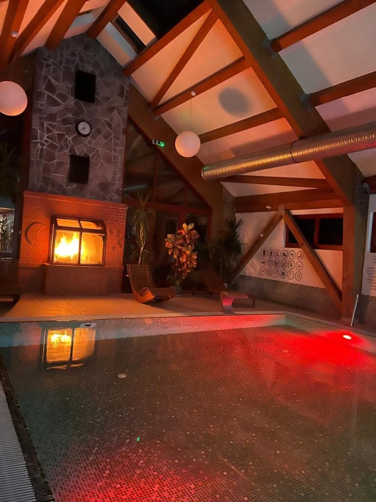 Szállás Lunca de Jos - Resort Poiana Brazilor*** | Gyimesközéplok - Fatányéros Panzió***. A kép szerzői jogvédelem alatt állhat. Javasolt a kapcsolatfelvétel a jog tulajdonossal.