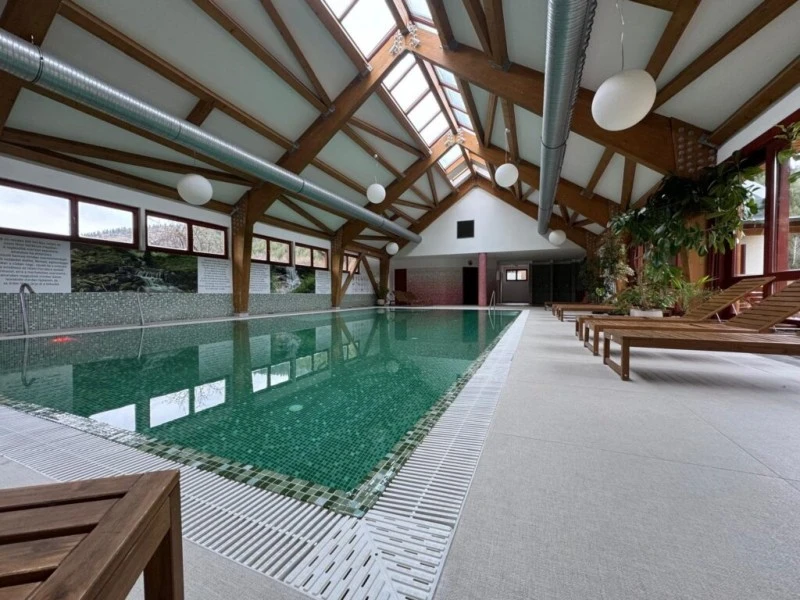 Szállás Lunca de Jos - Resort Poiana Brazilor*** | Gyimesközéplok - Fatányéros Panzió***. A kép szerzői jogvédelem alatt állhat. Javasolt a kapcsolatfelvétel a jog tulajdonossal.