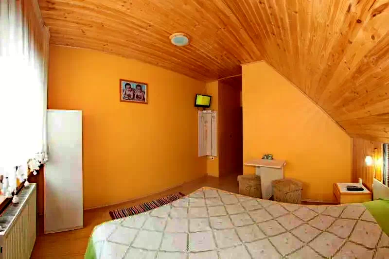 Gyilkostó Szállás | Panzió (K0910-17) A kép szerzői jogvédelem alatt állhat. Javasolt a kapcsolatfelvétel a jog tulajdonossal.