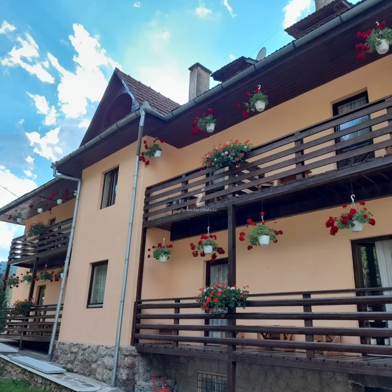 Gyilkostó Szállás | Panzió (K0922-22) A kép szerzői jogvédelem alatt állhat. Javasolt a kapcsolatfelvétel a jog tulajdonossal. Gyilkostó Szállás | Panzió (K0922-22) A kép szerzői jogvédelem alatt állhat. Javasolt a kapcsolatfelvétel a jog tulajdonossal.