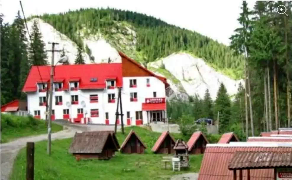 Cazare Lacu Roșu - Casuțele Turist* | Gyilkostó - Turista Faházak*. Imaginea poate fi supusă drepturilor de autor. Se recomandă contactarea titularului drepturilor.
