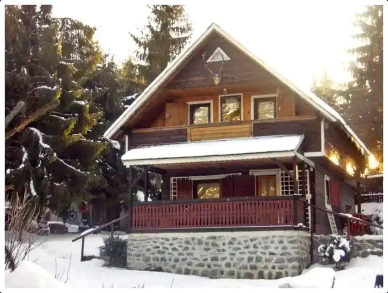 Lacu Roșu Cazare | Cabană (K1242-37) Imaginea poate fi supusă drepturilor de autor. Se recomandă contactarea titularului drepturilor.