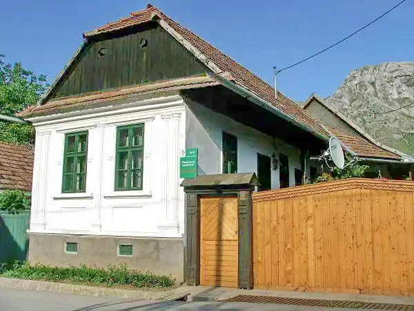 Rimetea Cazare | Casă de oaspeți (K1089-37) Imaginea poate fi supusă drepturilor de autor. Se recomandă contactarea titularului drepturilor.