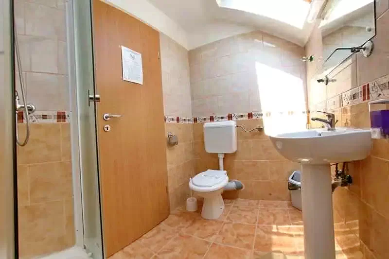 Băile Herculane Cazare | Pensiune (K0898-5) Imaginea poate fi supusă drepturilor de autor. Se recomandă contactarea titularului drepturilor.