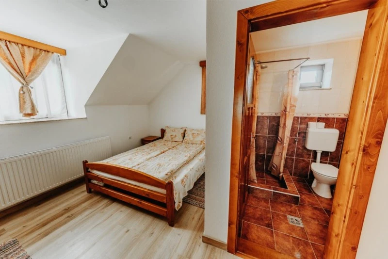 Praid Cazare | Cabană (K0303-25) Imaginea poate fi supusă drepturilor de autor. Se recomandă contactarea titularului drepturilor.