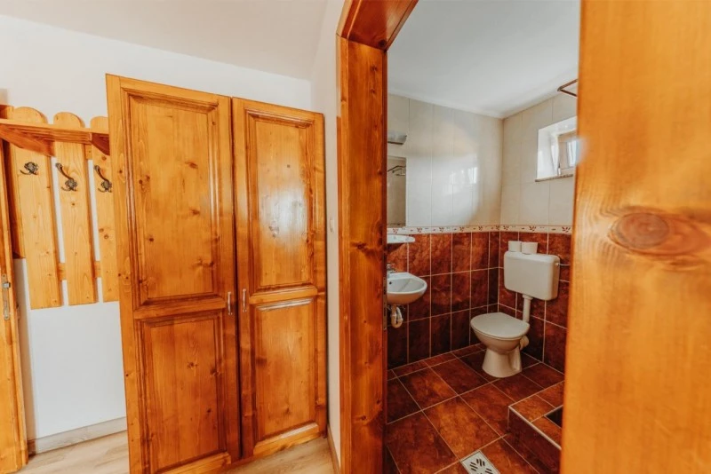 Praid Cazare | Cabană (K0303-27) Imaginea poate fi supusă drepturilor de autor. Se recomandă contactarea titularului drepturilor.