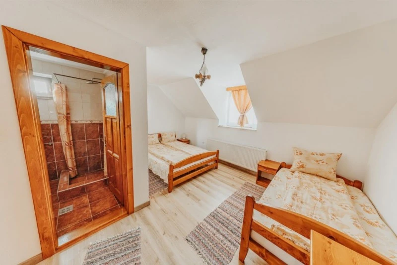 Praid Cazare | Cabană (K0303-28) Imaginea poate fi supusă drepturilor de autor. Se recomandă contactarea titularului drepturilor.