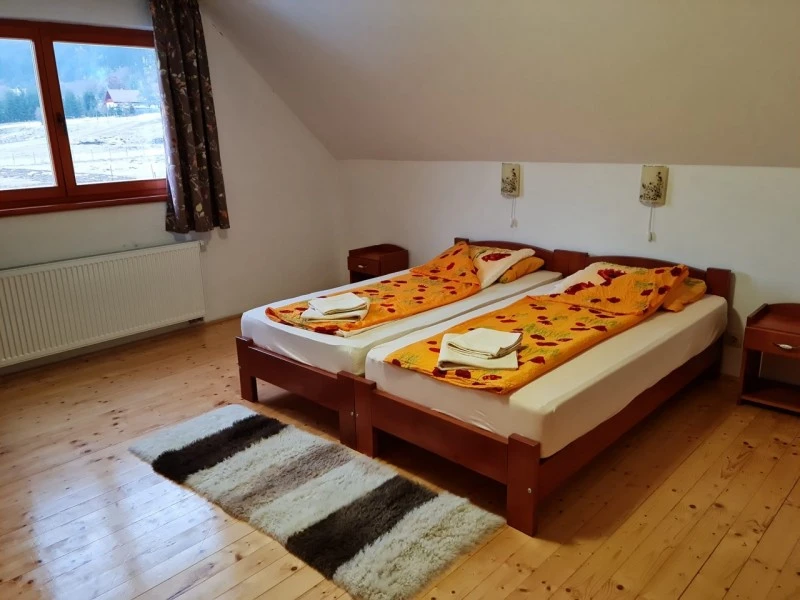 Sub Cetate Cazare | Cabană (K0629-11) Imaginea poate fi supusă drepturilor de autor. Se recomandă contactarea titularului drepturilor.