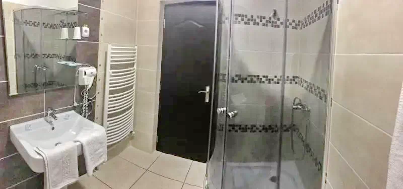 Cazare Borsec - Pensiunea Juliu's*** | Borszék - Juliu's Panzió***. Imaginea poate fi supusă drepturilor de autor. Se recomandă contactarea titularului drepturilor.