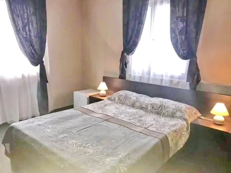 Cazare Borsec - Pensiunea Juliu's*** | Borszék - Juliu's Panzió***. Imaginea poate fi supusă drepturilor de autor. Se recomandă contactarea titularului drepturilor.