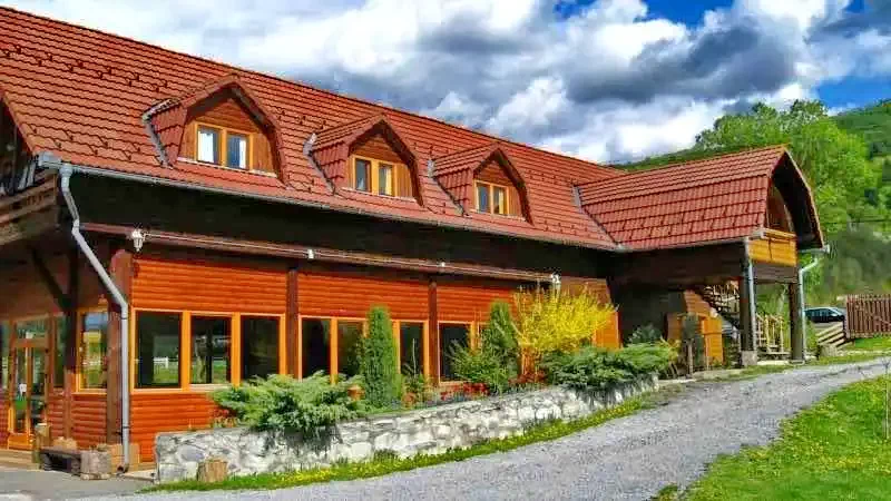 Sub Cetate Cazare | Pensiune (K1033-31) Imaginea poate fi supusă drepturilor de autor. Se recomandă contactarea titularului drepturilor.