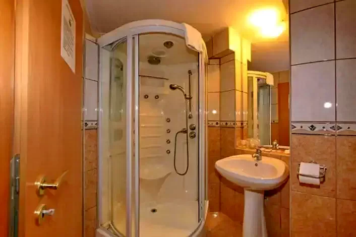 Vajdahunyad Szállás | Hotel*** (K0736-37) A kép szerzői jogvédelem alatt állhat. Javasolt a kapcsolatfelvétel a jog tulajdonossal.