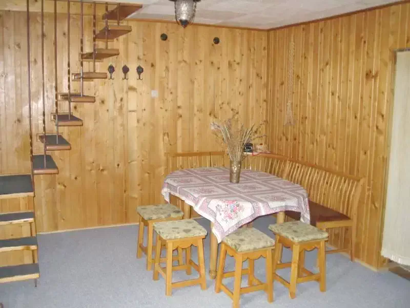Cazare Băile Homorod - Casa de Vacanță Mátéfi | Homoródfürdő - Mátéfi Kulcsosház. Imaginea poate fi supusă drepturilor de autor. Se recomandă contactarea titularului drepturilor.