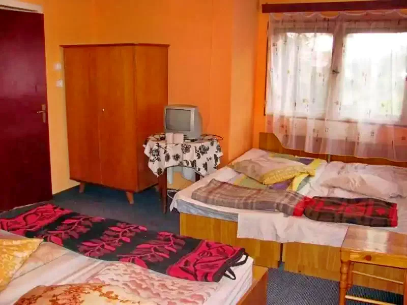 Szállás Băile Tușnad - Pensiunea Szurdok ** | Tusnádfürdő - Szurdok Panzió **. A kép szerzői jogvédelem alatt állhat. Javasolt a kapcsolatfelvétel a jog tulajdonossal.